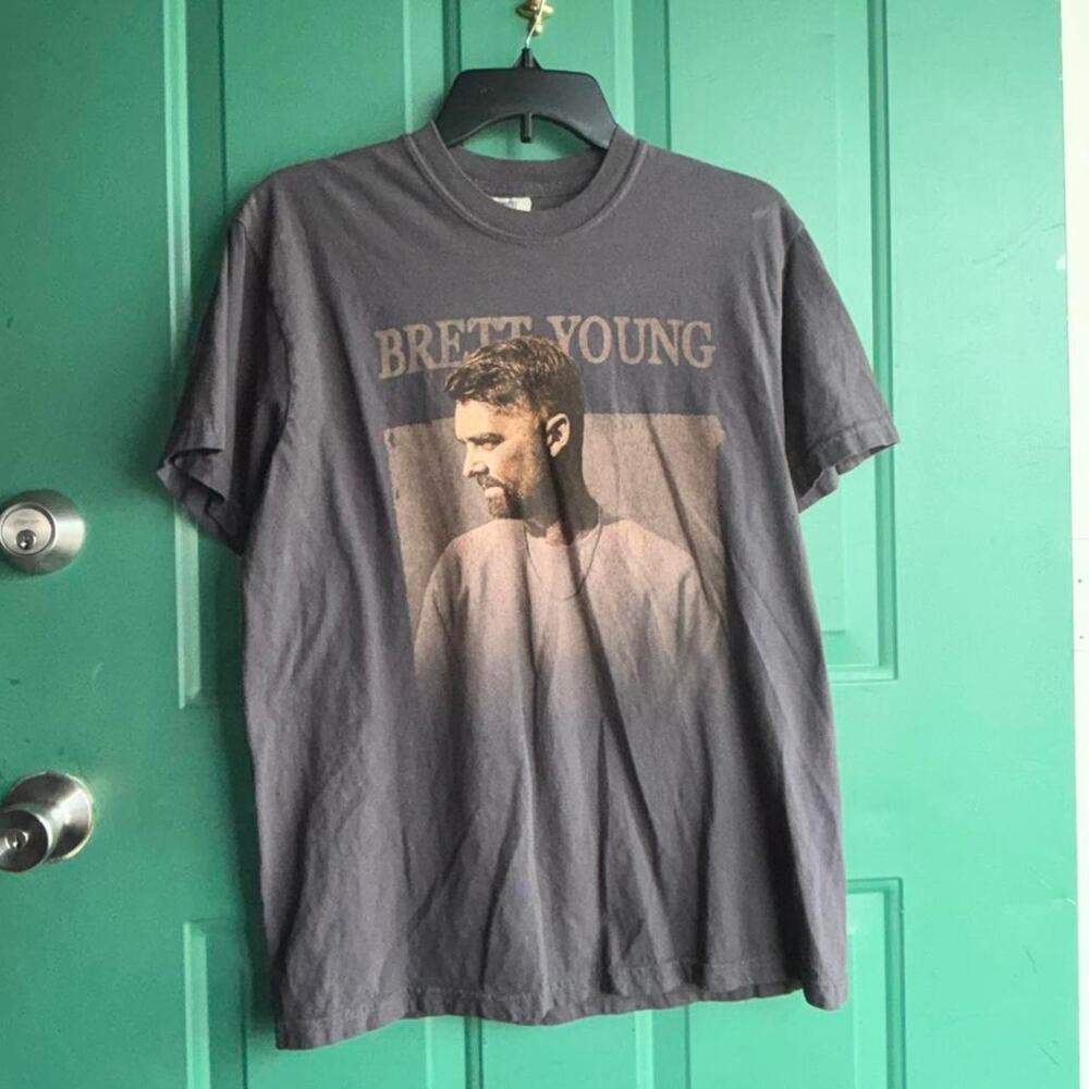Brett young medium grey concert tshirt